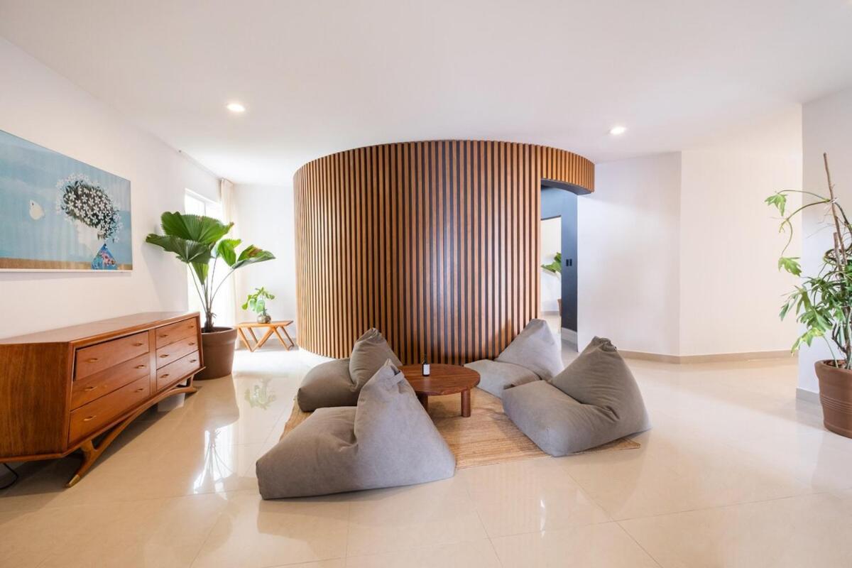 Gorgeous Front House Villa